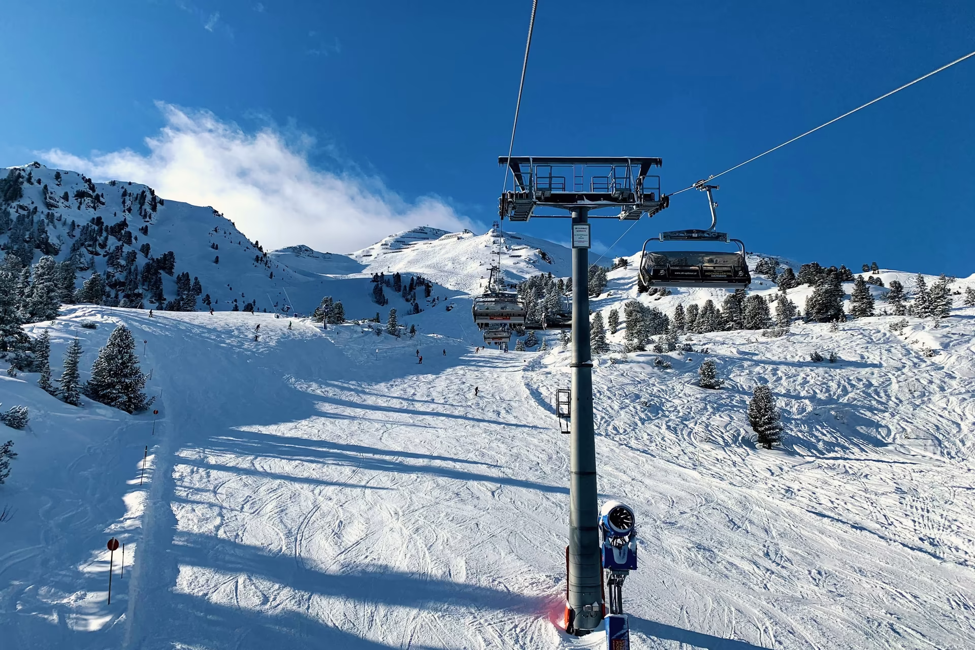 Skigebiet im Winter © Unsplash